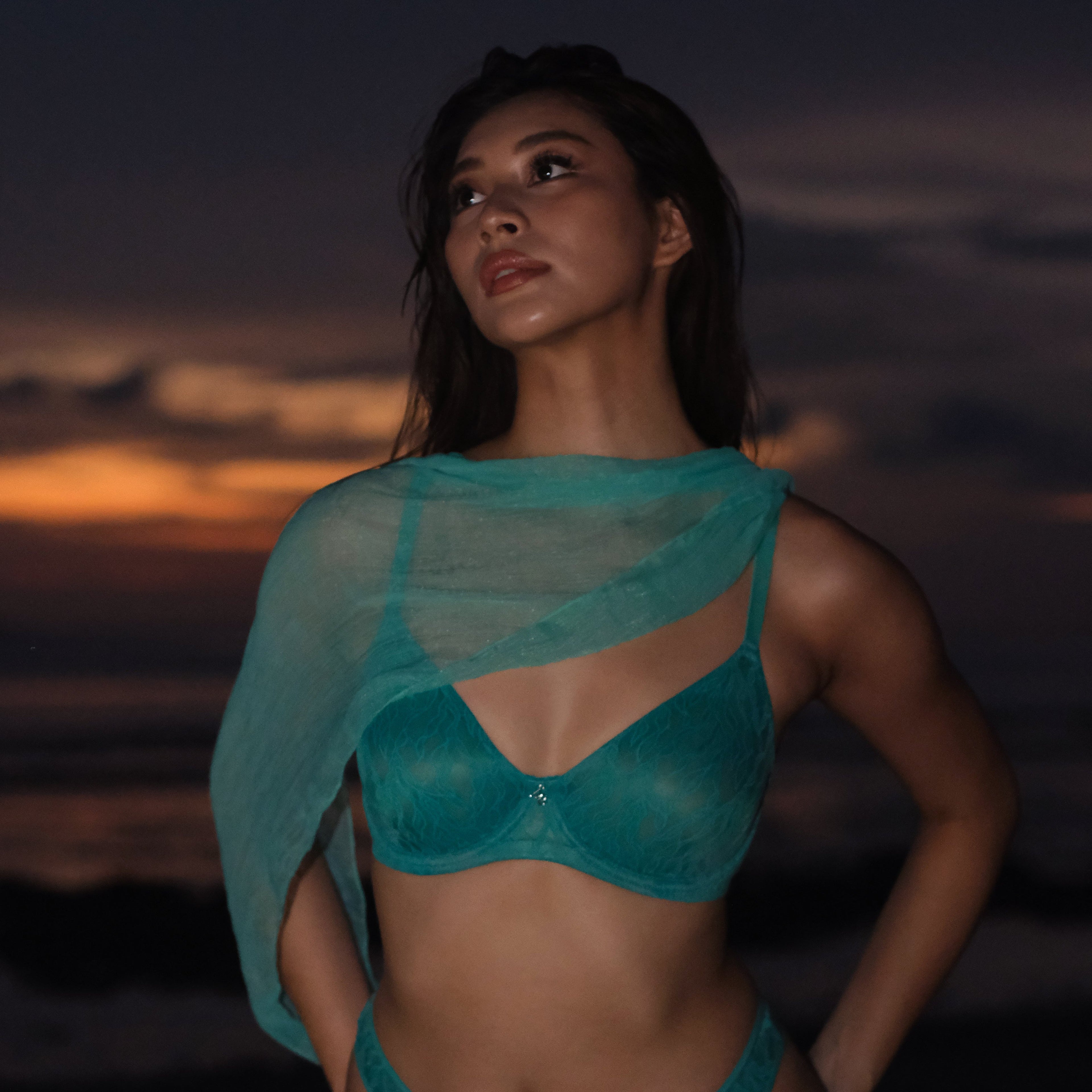 Amour d'Agnette Julie Molded Lace T-Shirt Bra, worn on model, front view on a white background.