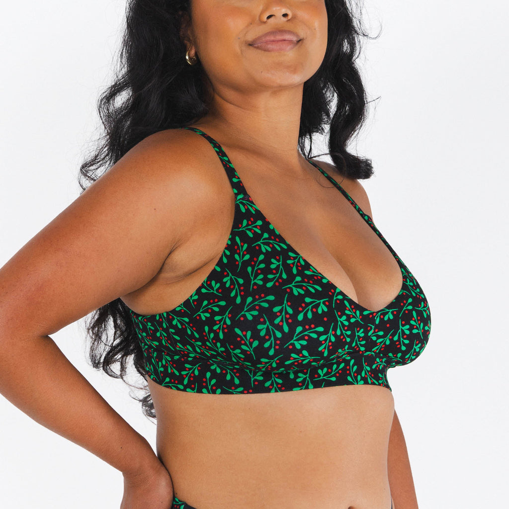 Shinesty The Kiss Me There mistletoe Boob Hammock plunge bralette – Christmas novelty bralette