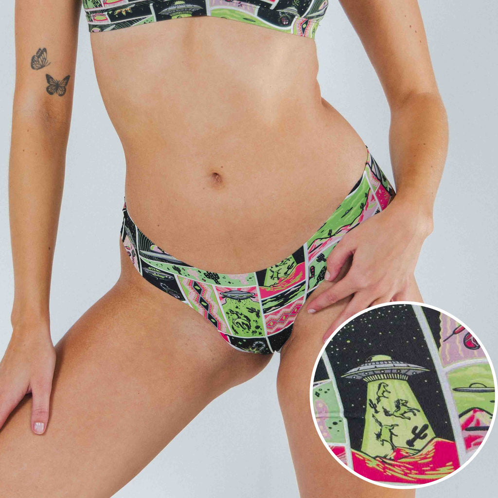 Shinesty The Area 51 retro alien seamless thong – funny retro alien novelty